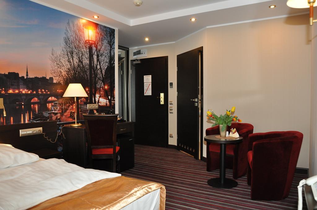 Hotel Atrium Nowy Tomyśl Eksteriør billede