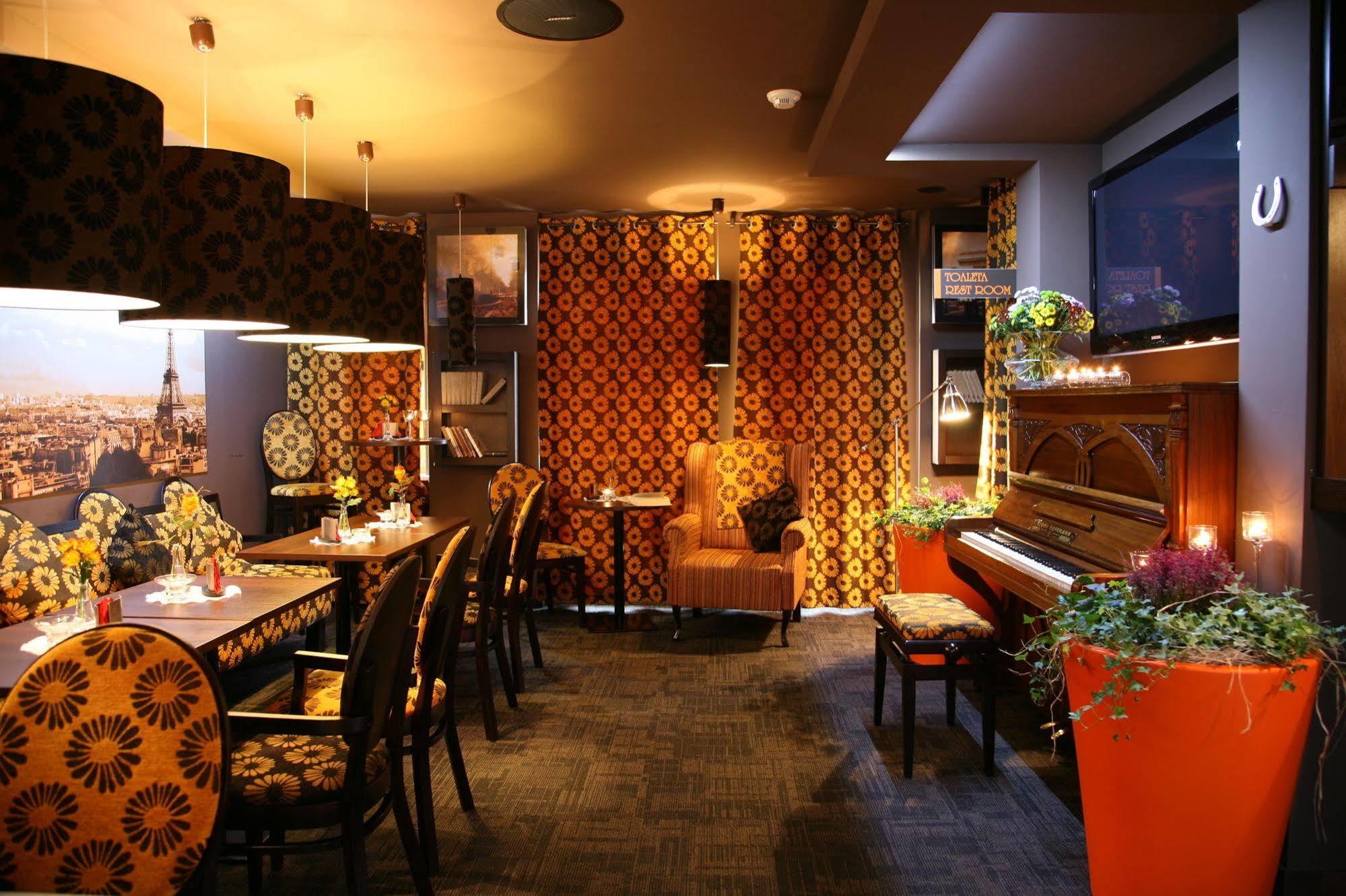 Hotel Atrium Nowy Tomyśl Eksteriør billede