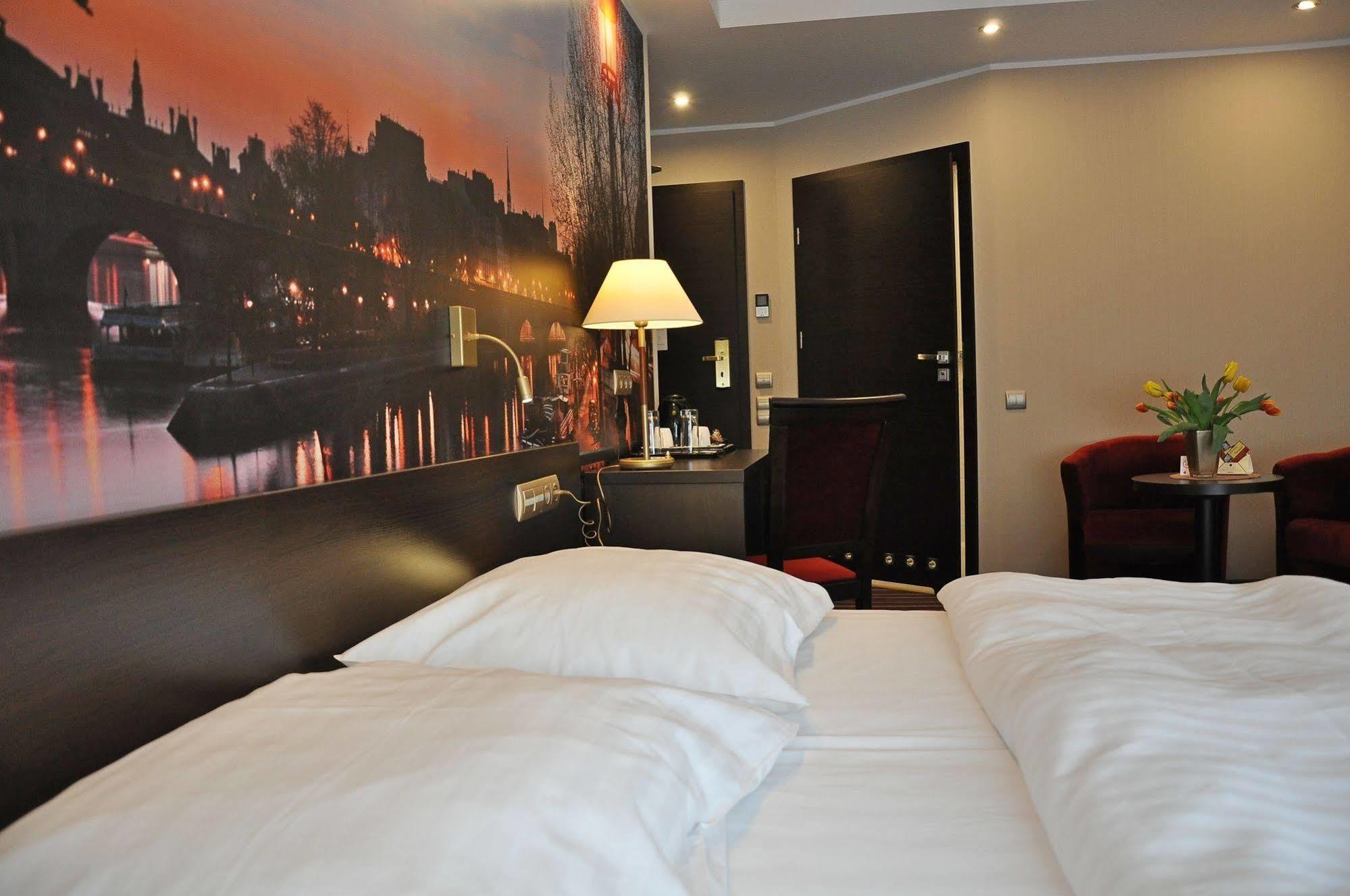 Hotel Atrium Nowy Tomyśl Eksteriør billede