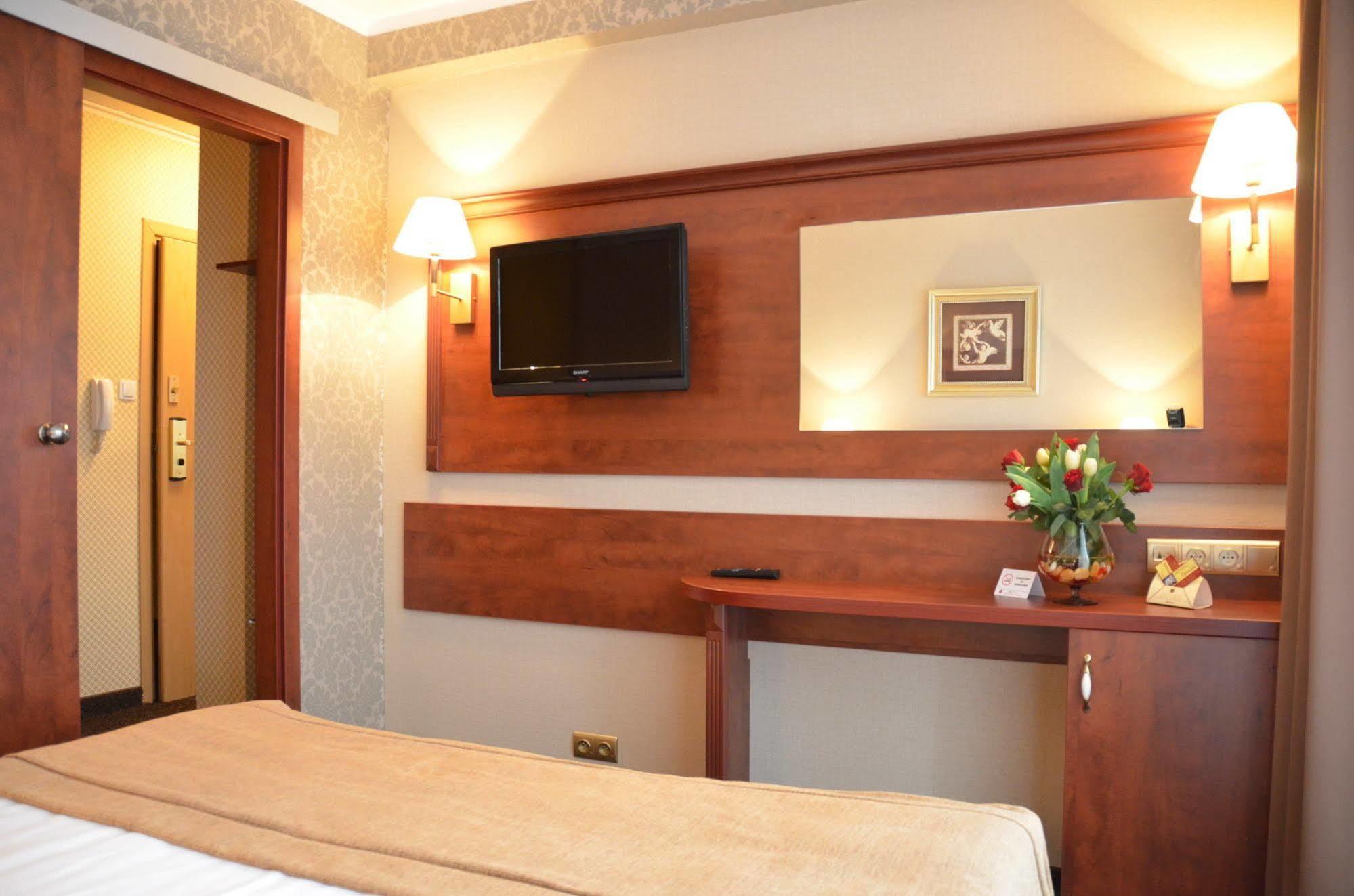 Hotel Atrium Nowy Tomyśl Eksteriør billede